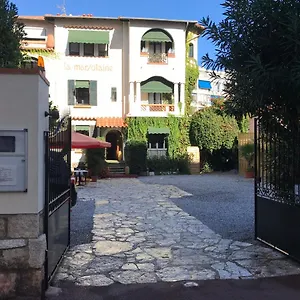 La Marjolaine 2*, Juan-les-Pins France